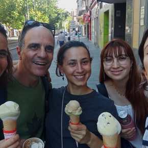 Con faldas y a lo maño (por La Nueva&nbsp;Necropia)